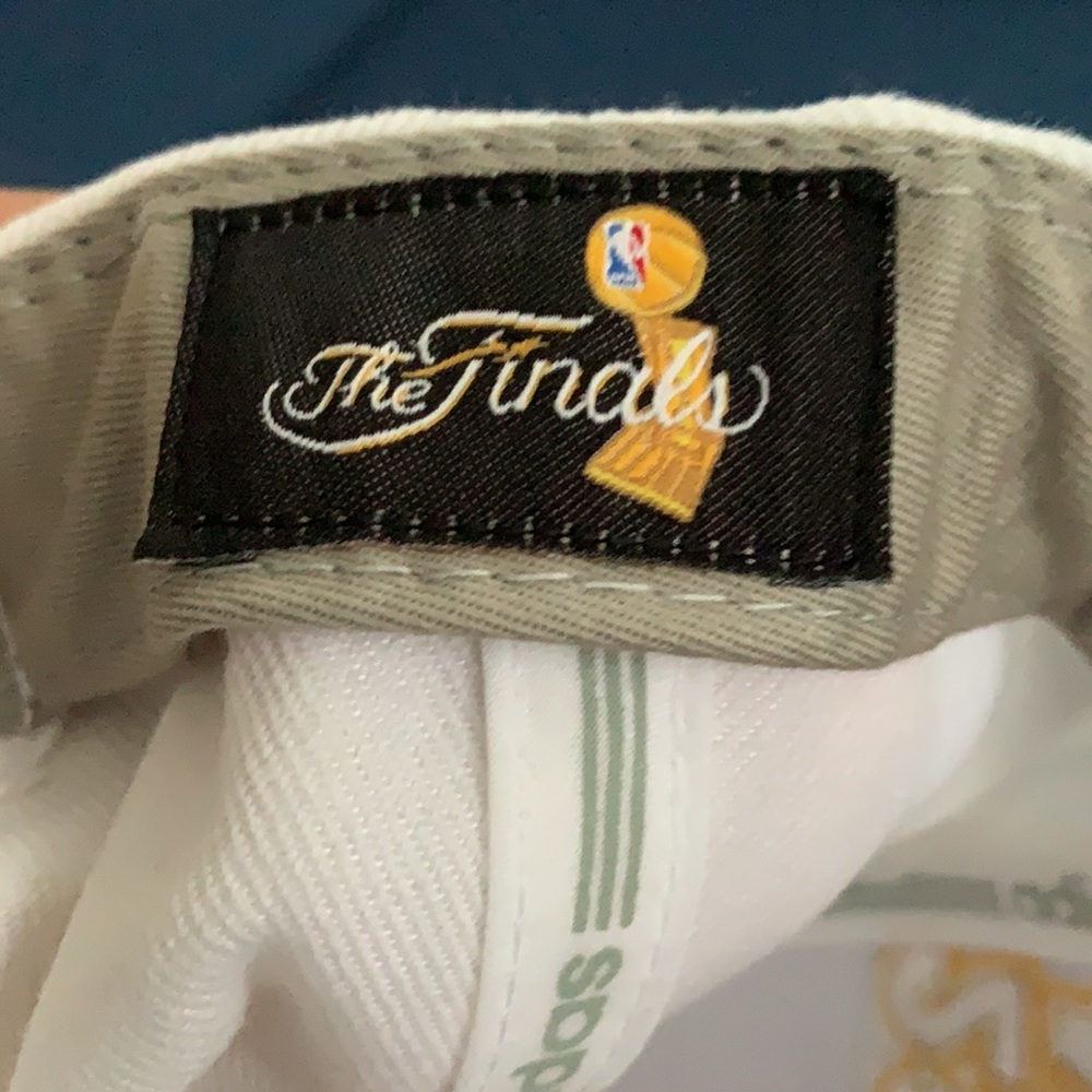 San Antonio Spurs 2014 NBA Champions Cap - Picture 12 of 16